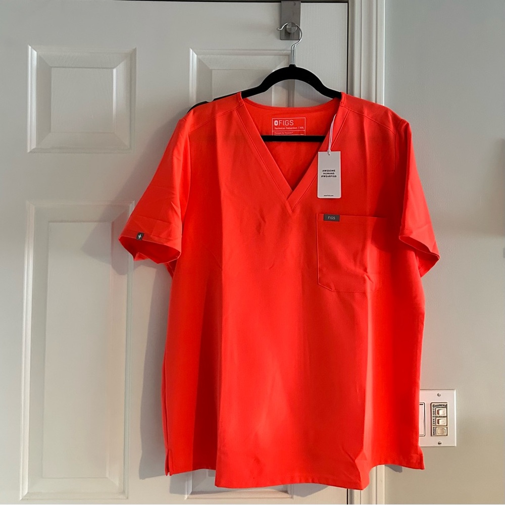 NWT XXL Fiery Coral FIGS Scrub Top